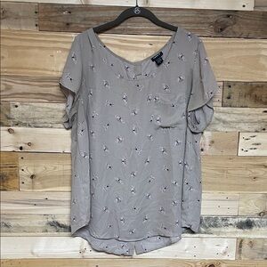 Torrid size 2 Taupe Silk Short Sleeve Butterflies Print Button-down Back Top